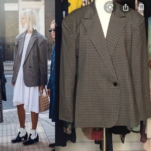 Final call! FrankieShop wide-shoulder blazer